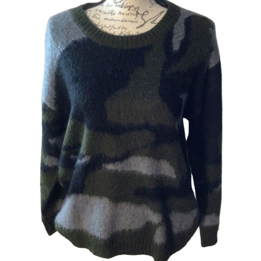 SALE Woman's Olivia Sky Camouflage Crew Neck Acrylic‎ Sweater